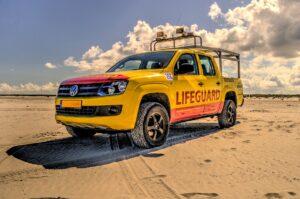 beach holiday clouds lifeguard